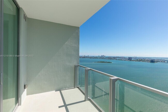 Foto del edificio - 2900 NE 7th Ave