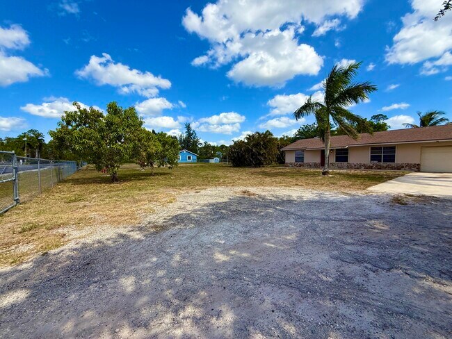 Building Photo - 16394 Pimlico Dr E