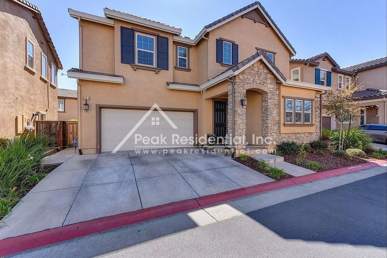 4 br, 3 bath House 907 Willow Bridge Dr House for Rent in Folsom