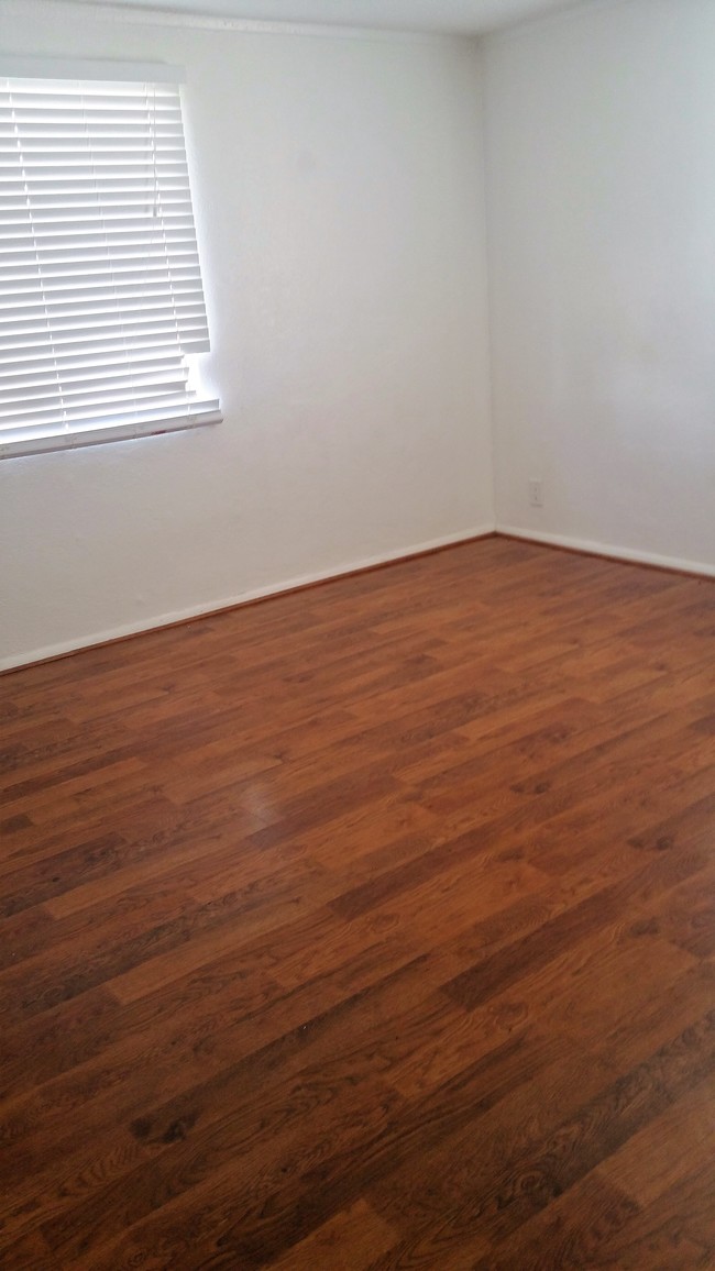 Foto del edificio - 4329 N Longview Ave