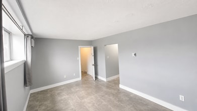 Building Photo - 23 Falkland St