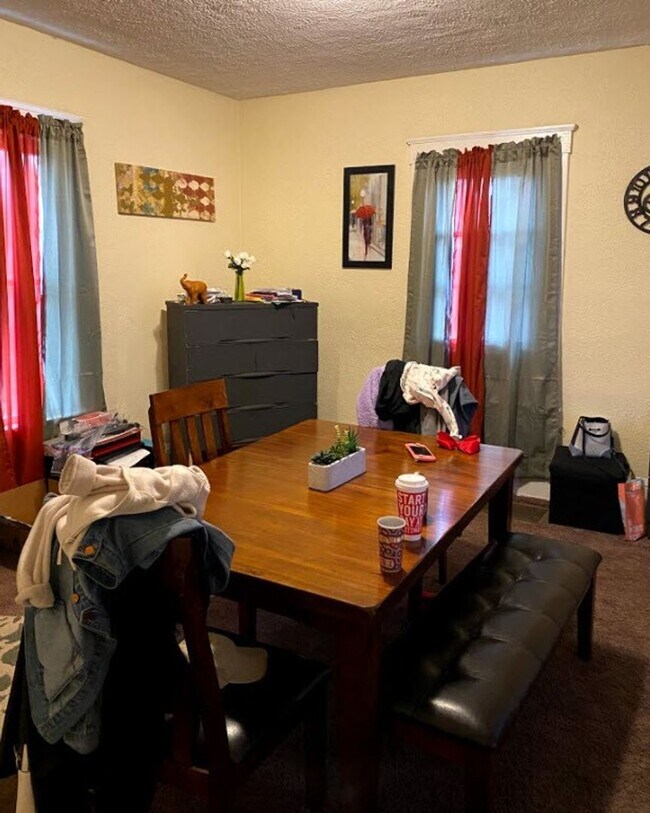 Building Photo - 1801 3rd St SE