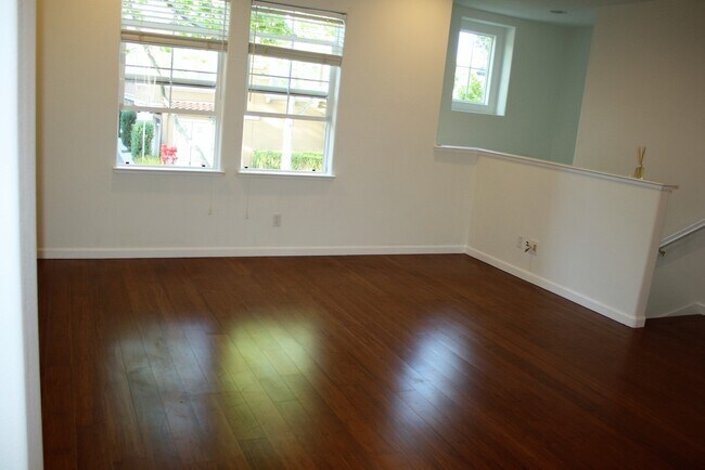 Living room - 528 Adeline Ave