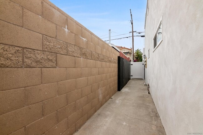 Building Photo - 1826 Missouri St