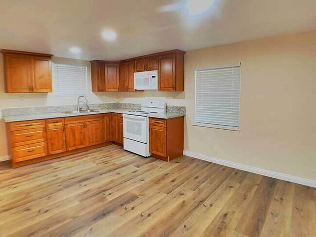 Building Photo - 2 bed, 1 bath home near downtown Placerville