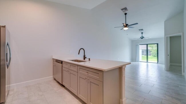 Building Photo - 4604 SW 8th Ct