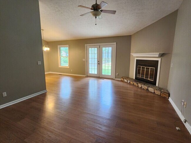 Building Photo - 7025 Pantego Dr