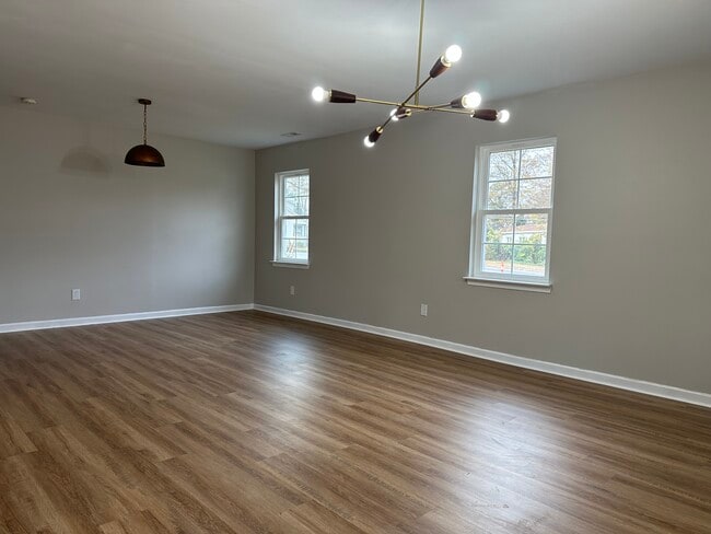 Spacious Living/Dining area - 804 Matheson Ave