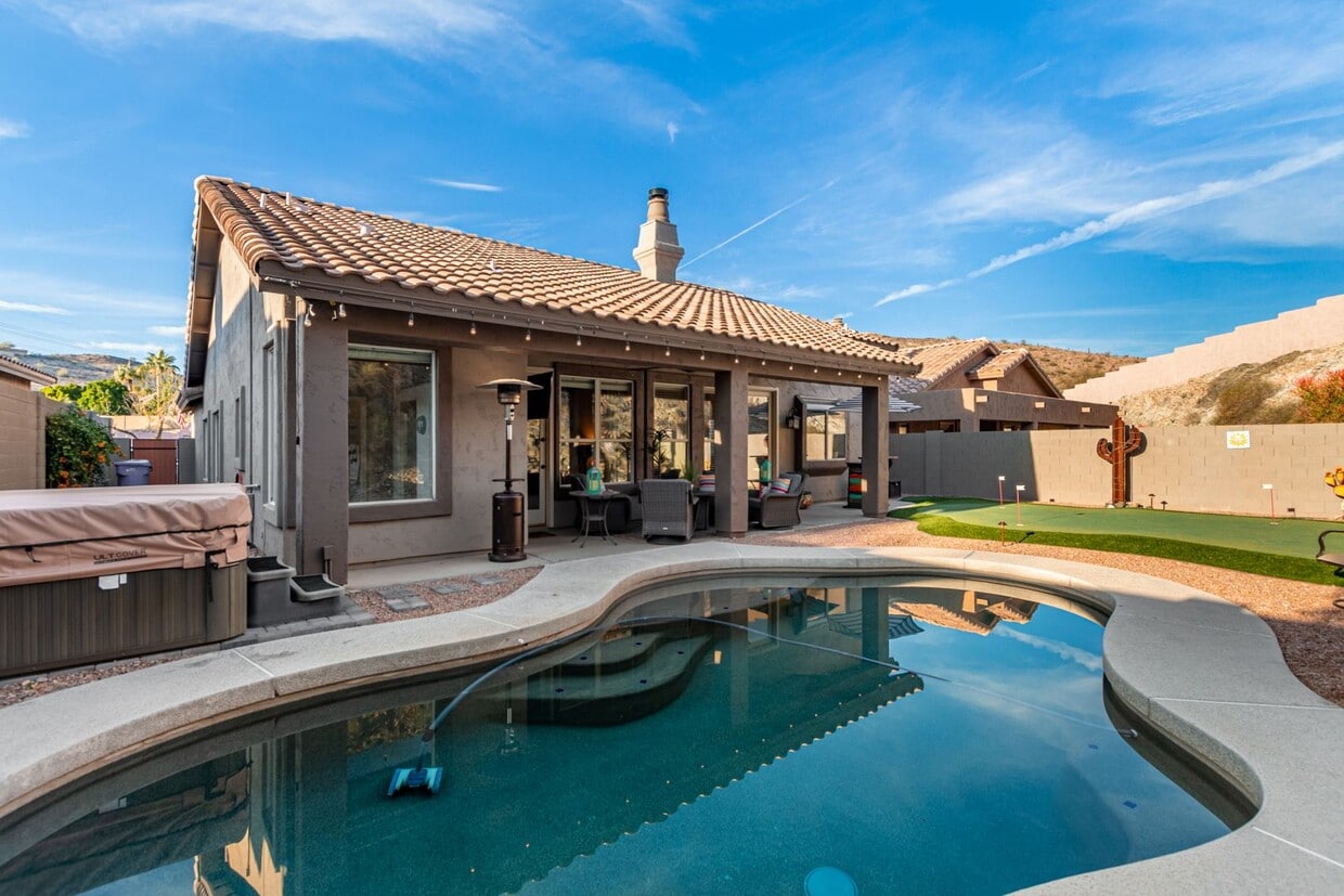 Charming Ahwatukee home on private hill si... House Rental in Phoenix