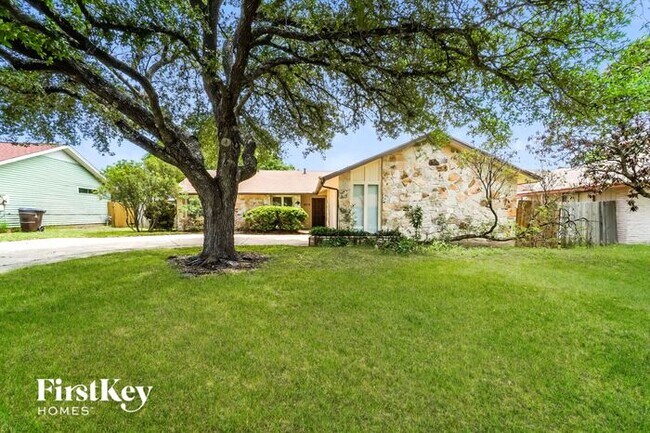 Foto del edificio - 6710 Oak Lake Dr