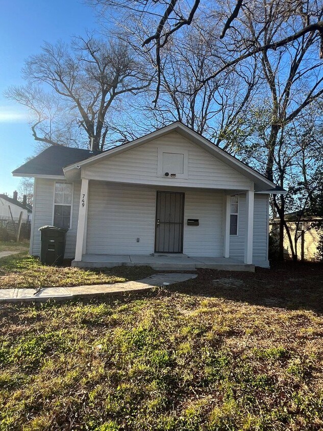 Fully Renovated Home in Midtown – Section 8 Welcome - Fully Renovated Home in Midtown – Section 8 Welcome