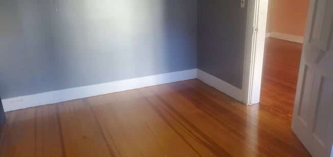 Building Photo - 31 Thurman St