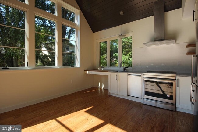 Building Photo - 3705 Brandywine St NW