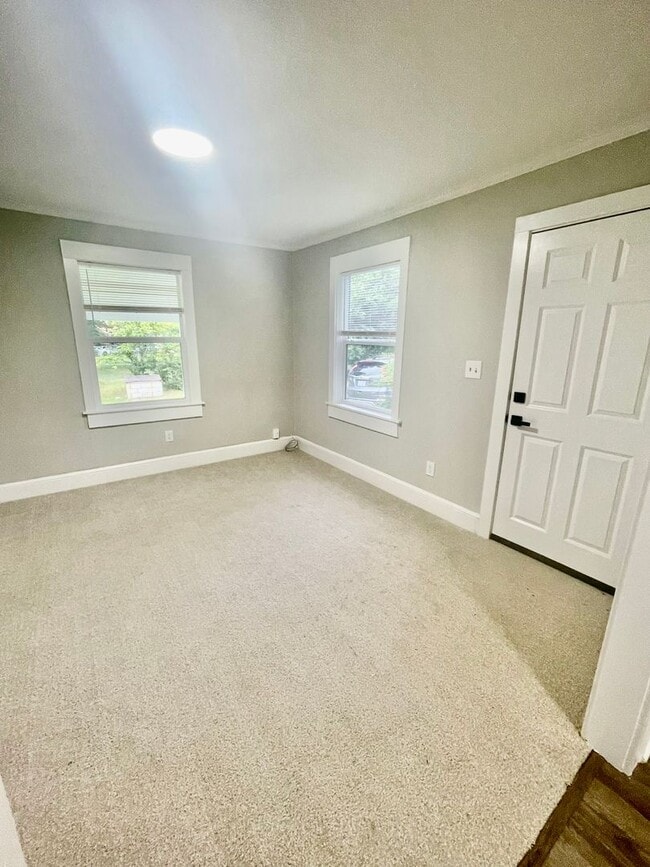 Foto del edificio - Welcome to this Beautiful Newly Renovated ...