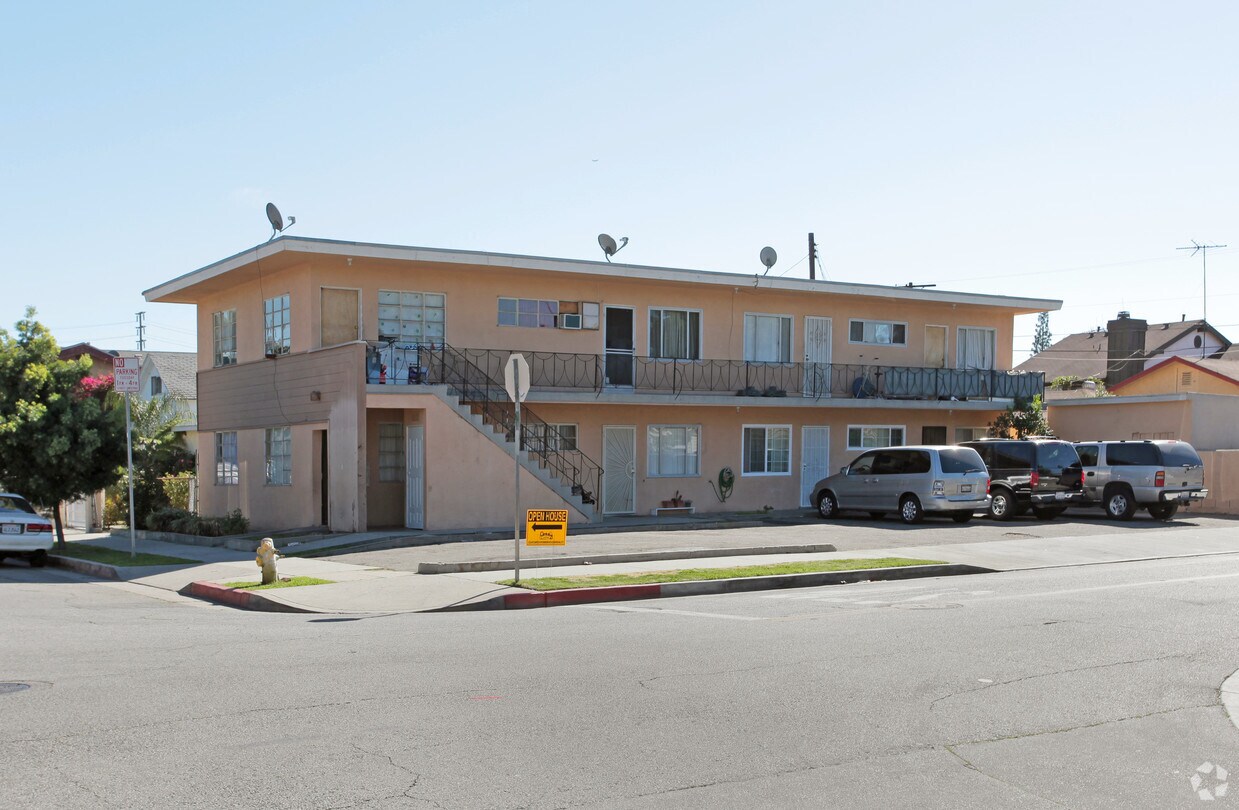 6050 Arbutus Ave, Huntington Park, CA 90255 Apartments in Huntington