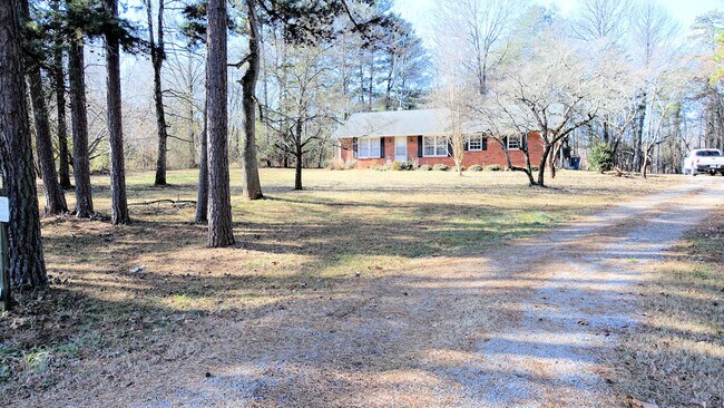 Foto del edificio - Nice private ranch in the woods