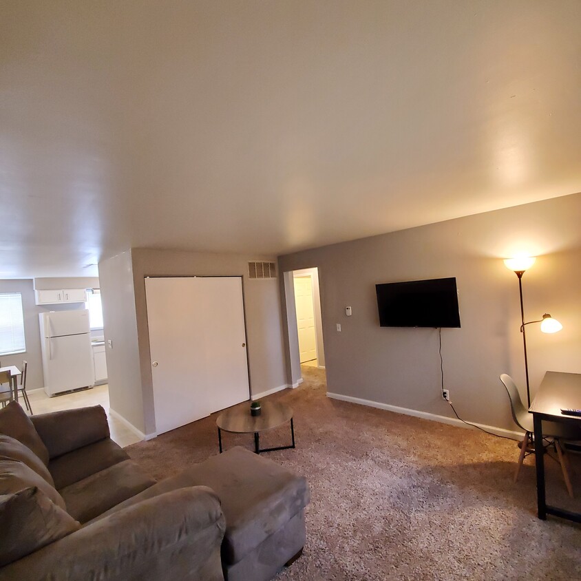 Primary Photo - 4290 Linden Ave