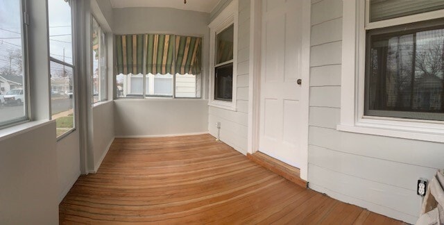 Building Photo - 1820 Pine Ter