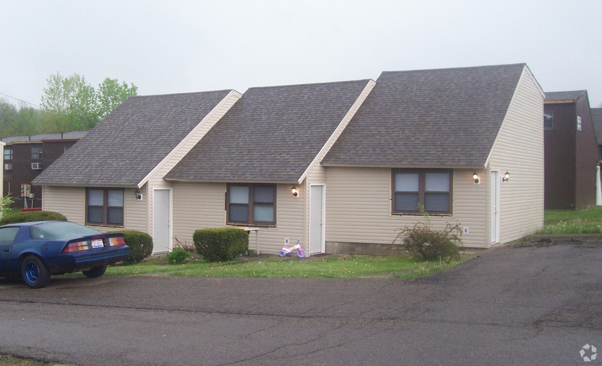 Primary Photo - 1260 Green Valley Dr