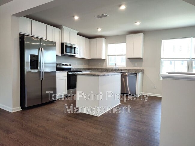 Building Photo - 5850 Granbury Dr