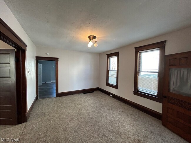 Building Photo - 3272 W 98th St