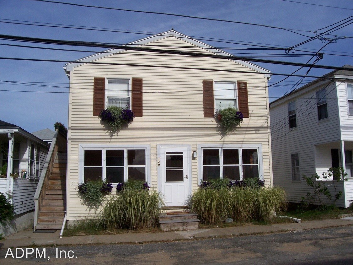 Primary Photo - 1 br, 1 bath House - 129 Railroad Ave 1st Fl