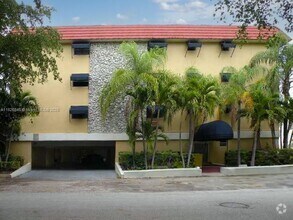 Building Photo - 427 Santander Ave