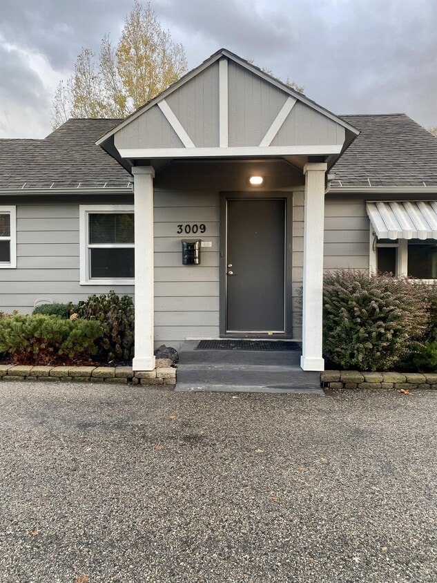 3009 W Overland Rd Unit 1, Boise, ID 83705 Apartment for Rent in