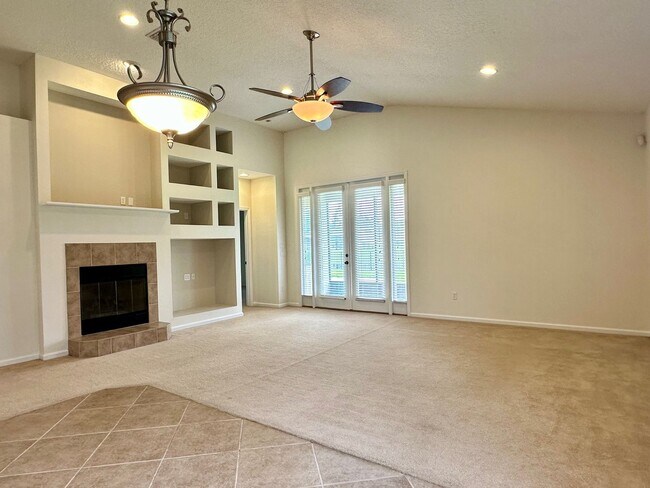 Building Photo - 3 Car Garage! Great Amenities!  Lake View!...