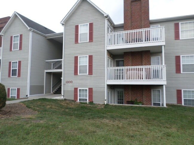 Building Photo - 3 Bedroom 2 Bath Condo