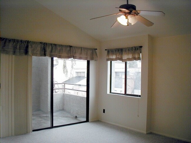 Building Photo - Charming condo in Tanque Verde corridor! C...