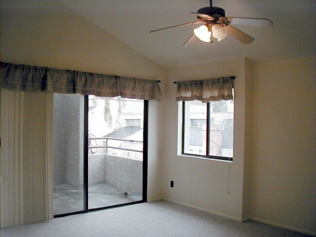 Foto del edificio - Charming condo in Tanque Verde corridor! C...