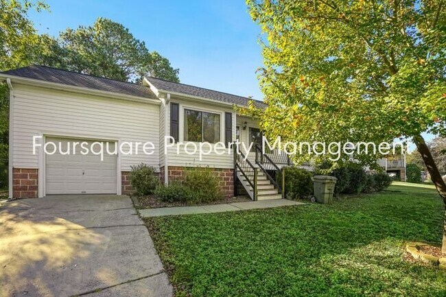 Building Photo - Ranch-Style Single Family Home | Bonus Roo...