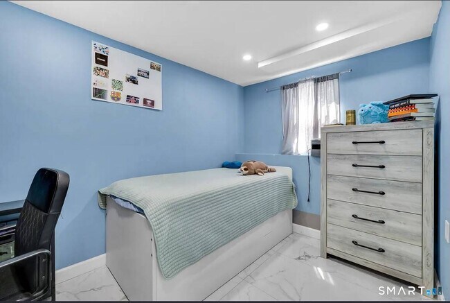 Foto del edificio - 19 Miner Rd