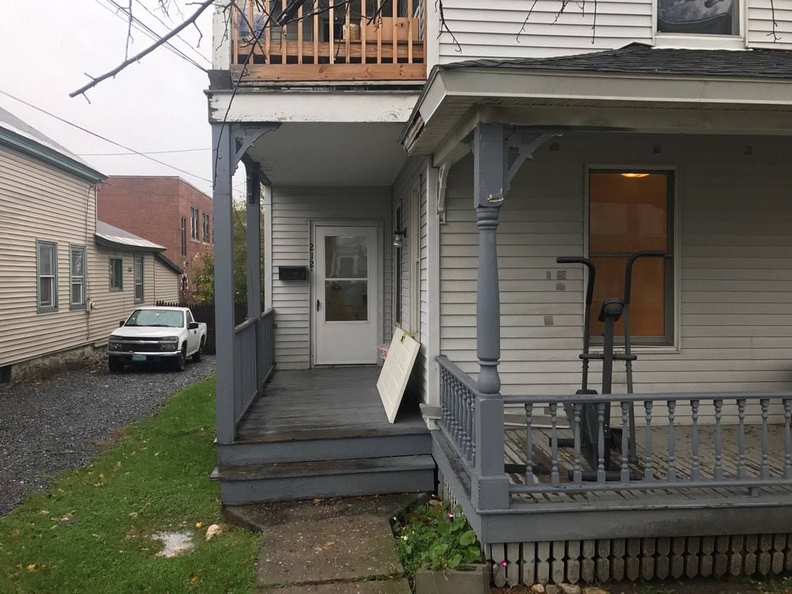 Primary Photo - 212 Park St