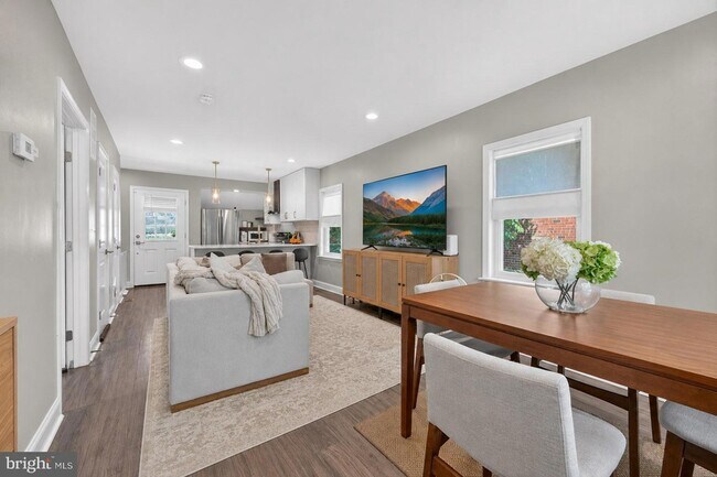 Foto del edificio - 6004 Clay St NE