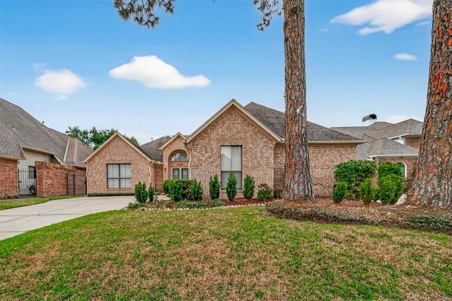 Building Photo - 2043 Park Grand Rd