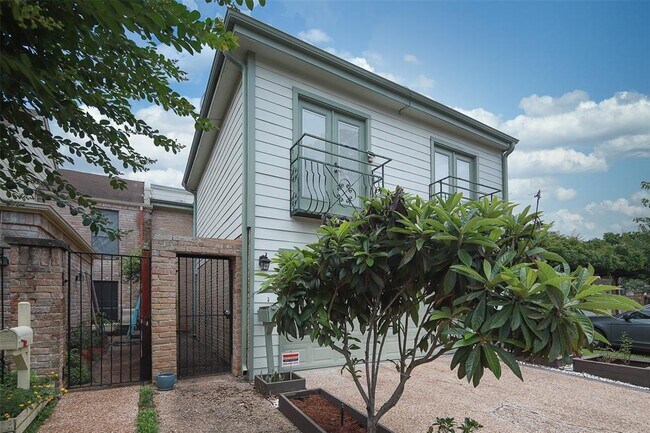Building Photo - 102 Phanturn Ln