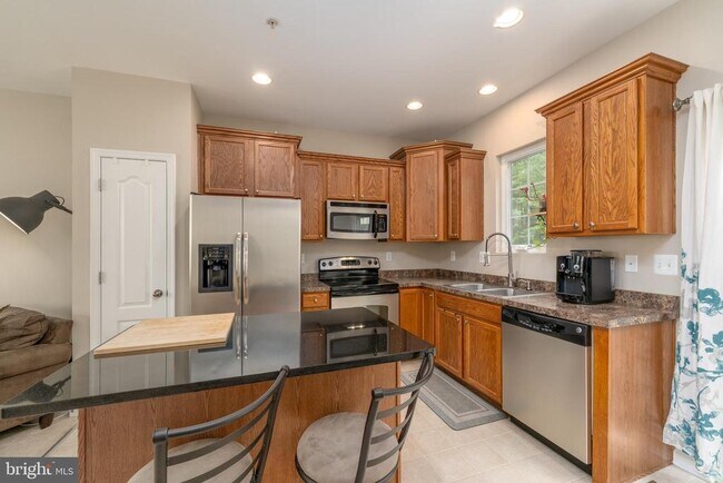 Foto del edificio - 7716 Timbercross Ln