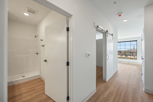 Foto del edificio - 1345 E Hickman Rd