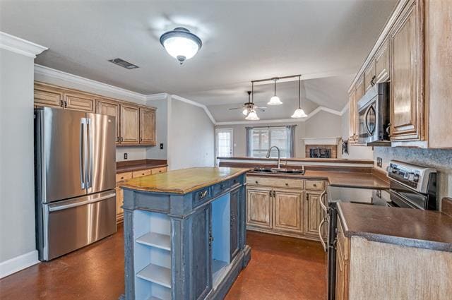 Foto del edificio - 4418 Shady Elm Dr