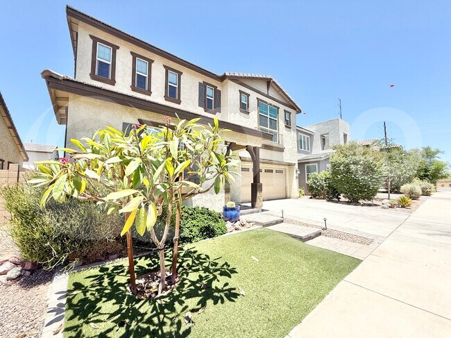 Building Photo - 262 E Lantana Dr