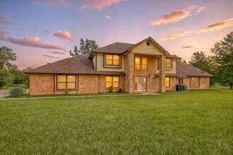 Building Photo - 231 Schmidt Ln
