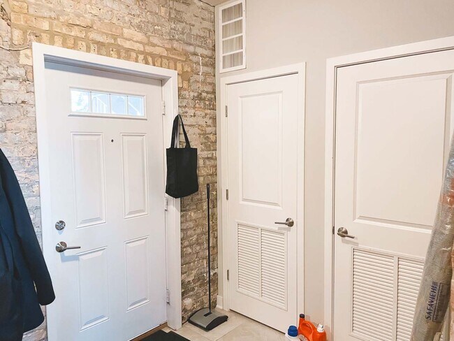 Foto del edificio - 6125 N Clark St