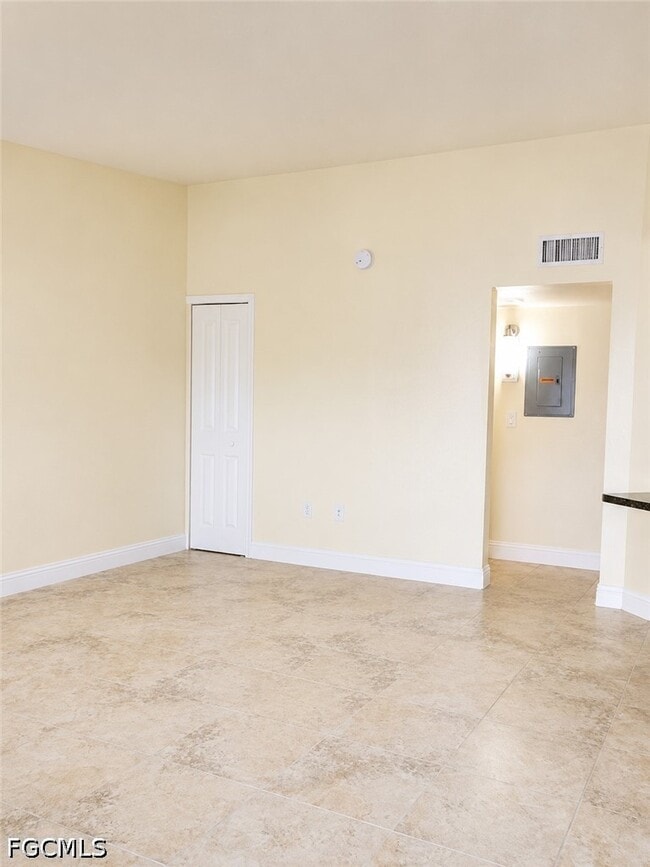 Building Photo - 3175 Royalston Ave