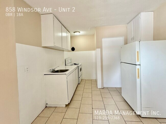 Photo du bâtiment - RENOVATED BACHELOR UNIT IN DOWNTOWN WINDSOR +GAS