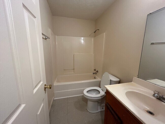 Foto del edificio - 818 N McLemore Ave