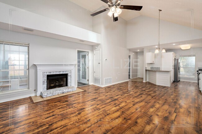 Building Photo - Alluring 3 Bed 2 Bath Home by Medal of Honor Park!