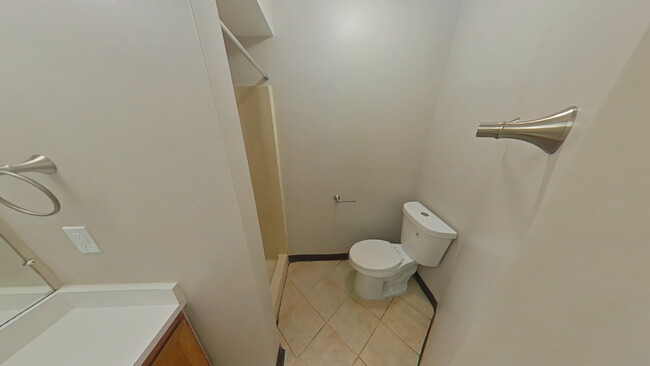 Foto del edificio - "1-Bedroom Condo Retreat in Fraser with 45...