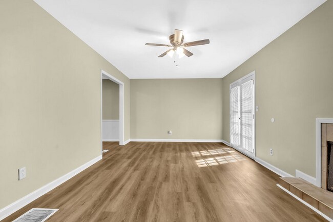 Building Photo - 4684 Santa Fe Trail SW